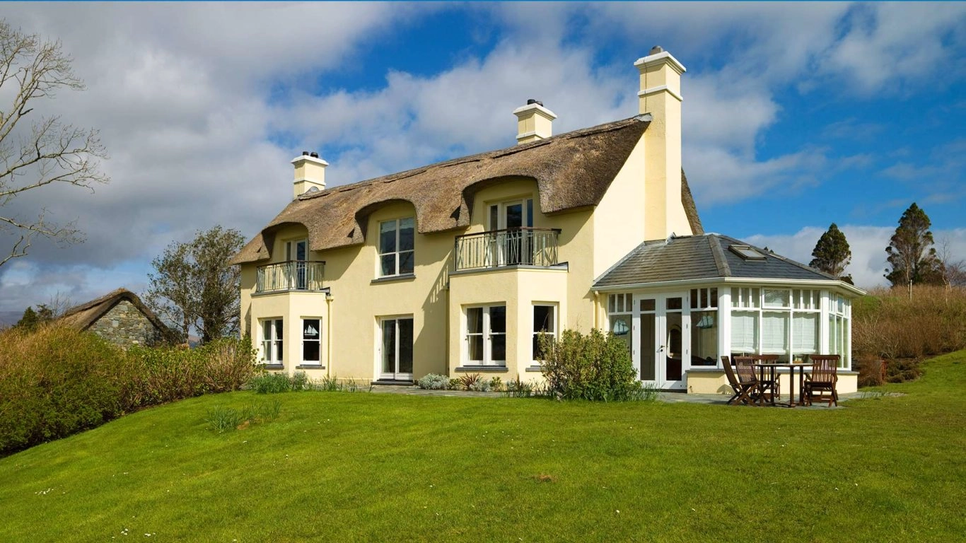 little-hay-exterior-02