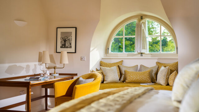 marianne-s-bedroom-detail-1