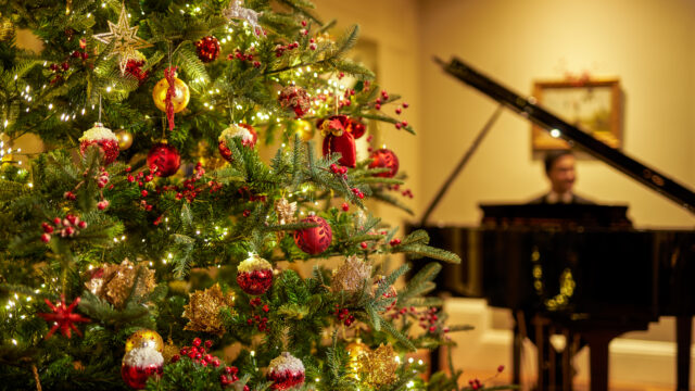 Grand piano and Christmas tree in Sheen Lounge